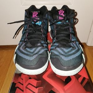 Kyrie 4 90's colorway